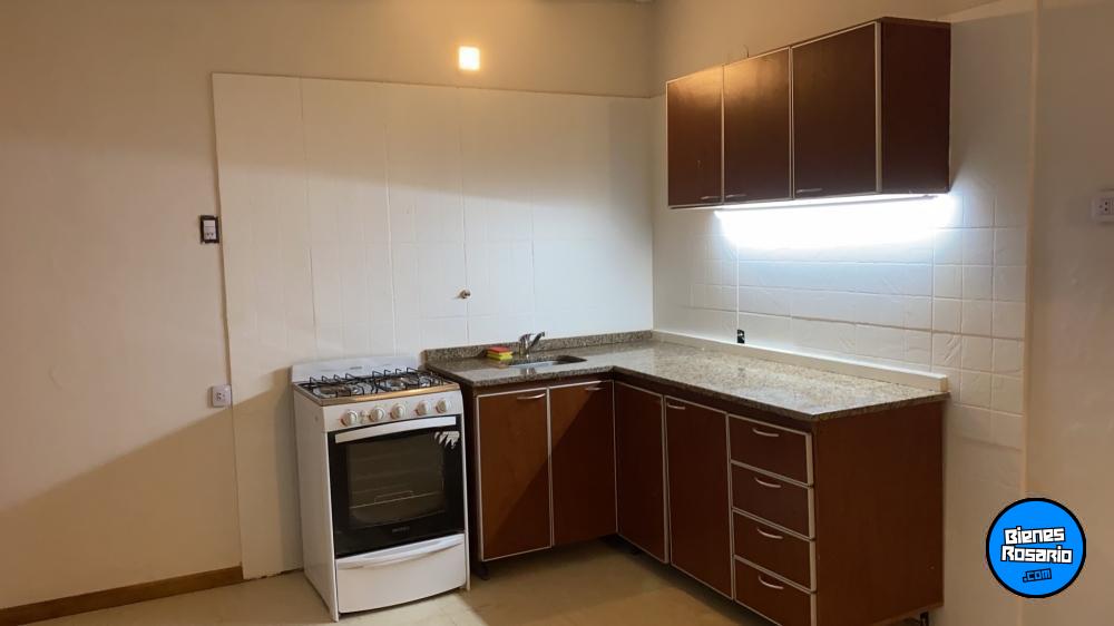 “DUEÑO DIRECTO VENDE” casa de pasillo laprida 5800, reciclada, 2