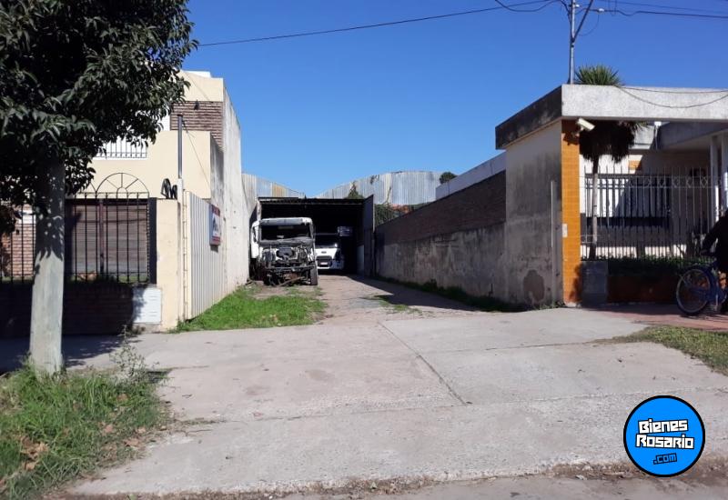 Galpones / Depósitos - Alvarez - Venta