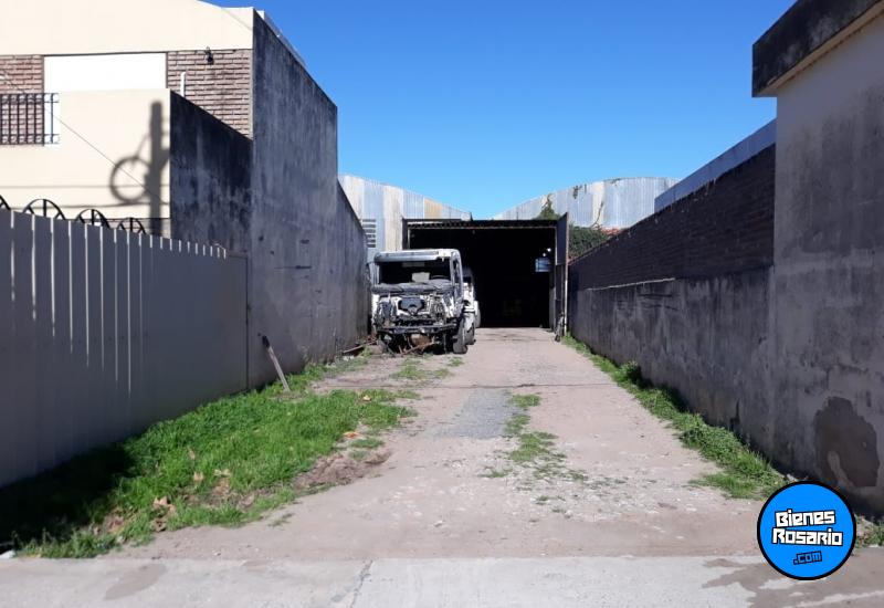 Galpones / Depósitos - Alvarez - Venta