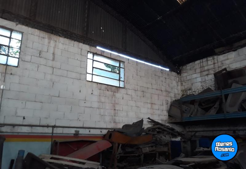Galpones / Depósitos - Alvarez - Venta