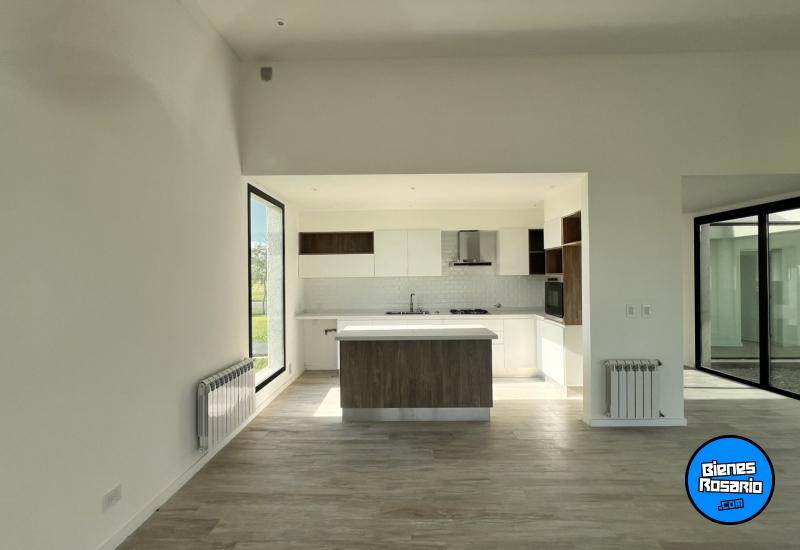 Casas - Funes - Venta