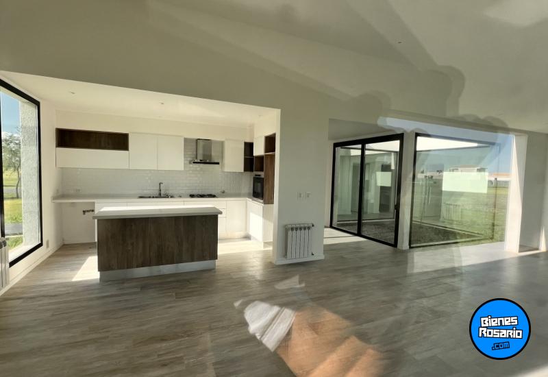 Casas - Funes - Venta