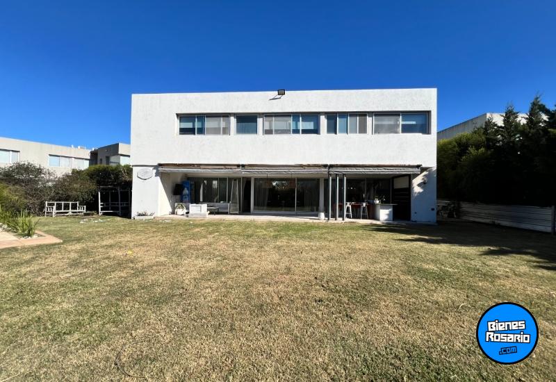 Casas - Funes - Venta