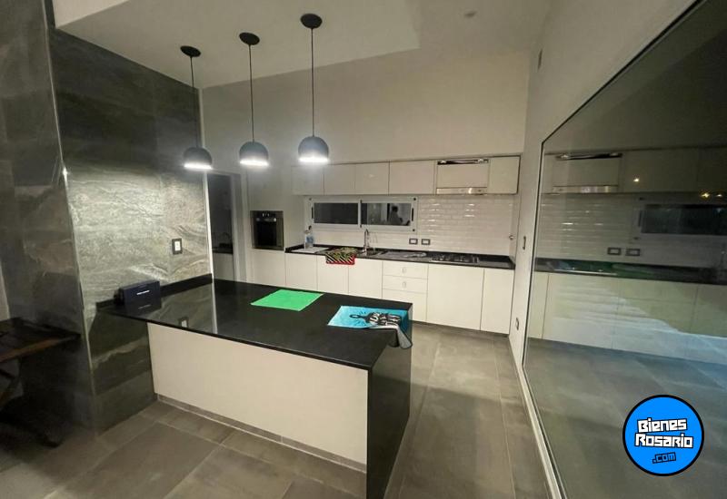 Casas - Funes - Venta