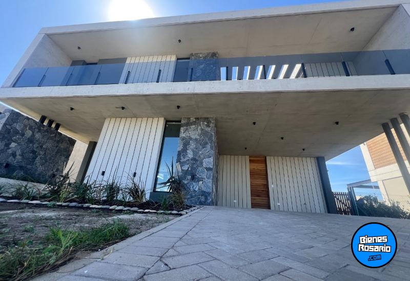 Casas - Funes - Venta
