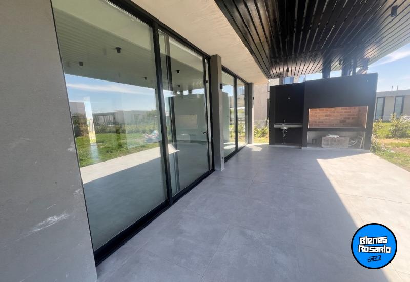Casas - Funes - Venta