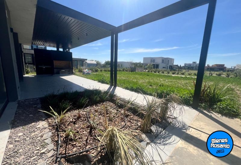 Casas - Funes - Venta