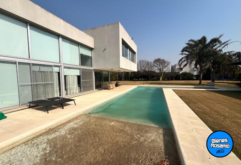 Casas - Funes -  Alquiler