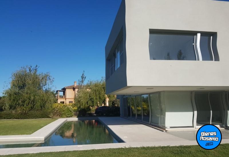 Casas - Funes -  Alquiler