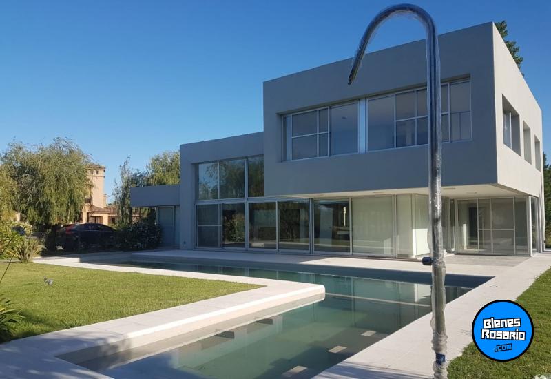 Casas - Funes -  Alquiler