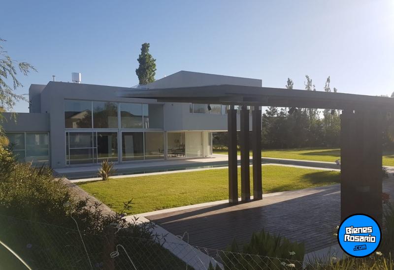 Casas - Funes -  Alquiler