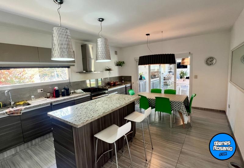 Casas - Funes - Venta