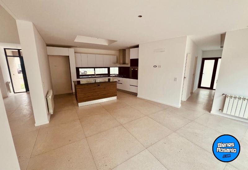 Casas - Funes - Venta