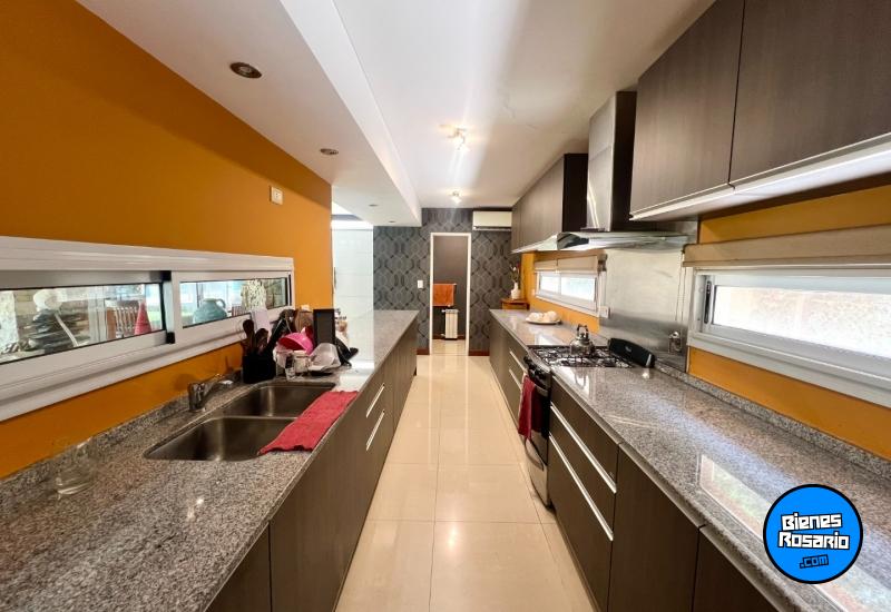 Casas - Funes - Venta