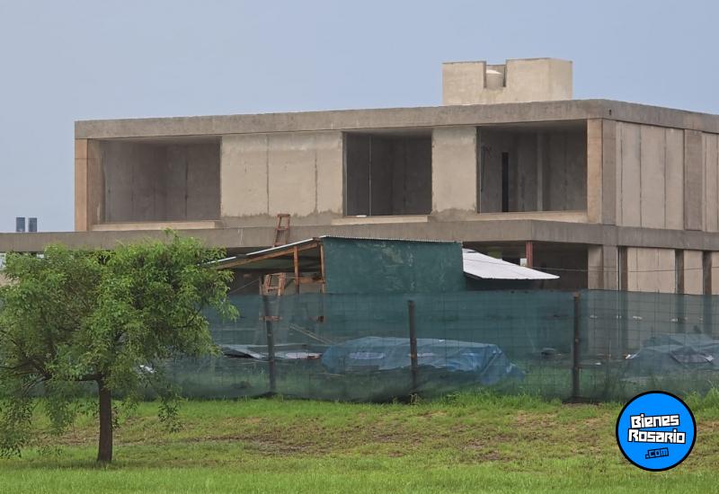 Casas - Funes - Venta