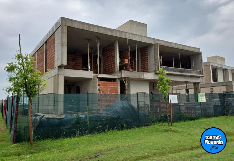 Casas - Funes - Venta