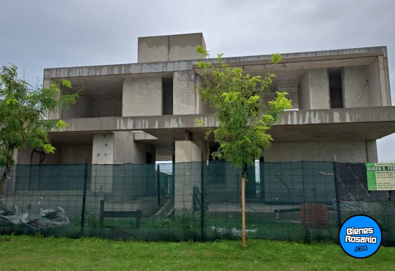 Casas - Funes - Venta