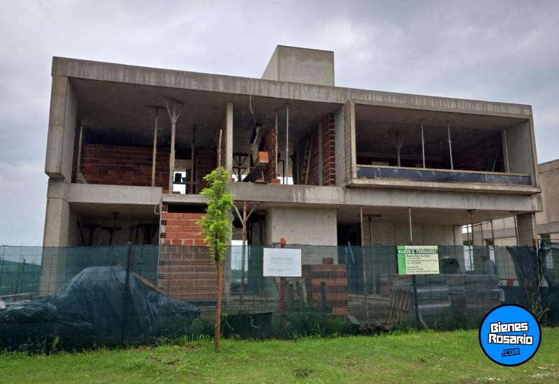 Casas - Funes - Venta