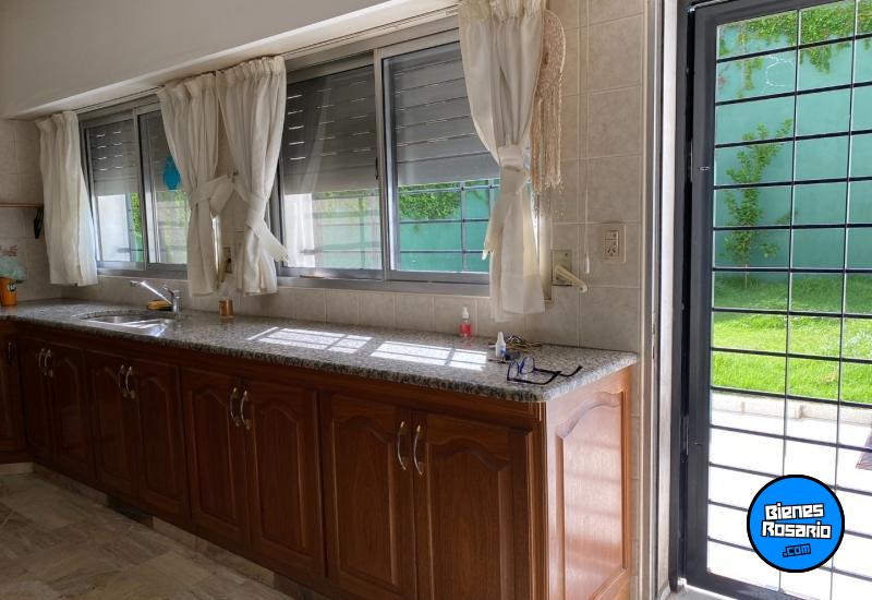 Casas - Rosario -  Alquiler