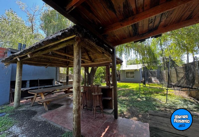 Casas - Funes -  Alquiler