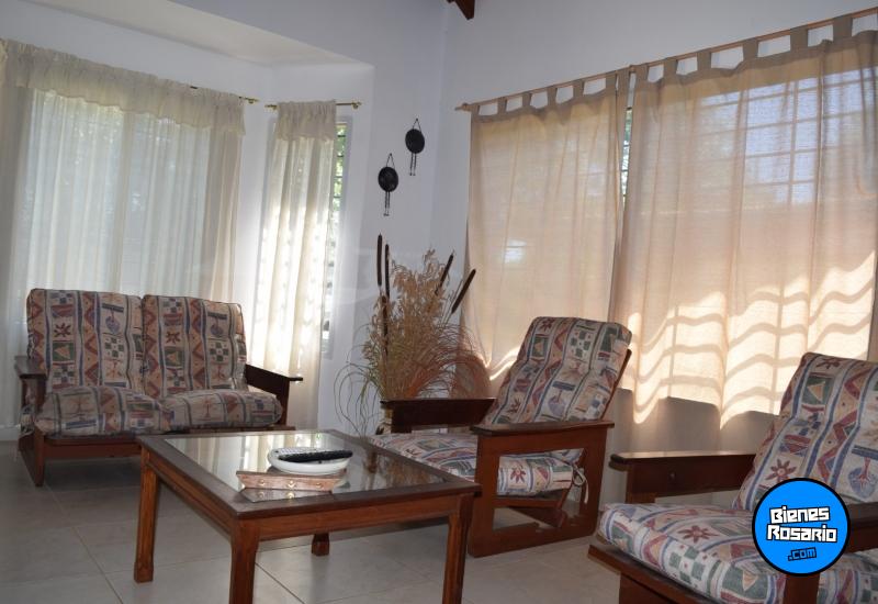 Casas - Funes -  Alquiler