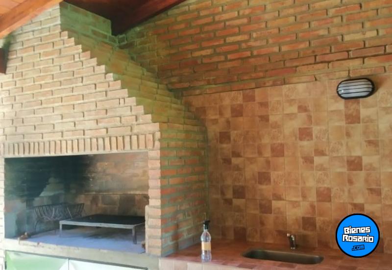 Casas - Funes -  Alquiler