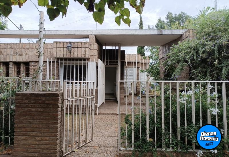 Casas - Uranga -  Alquiler