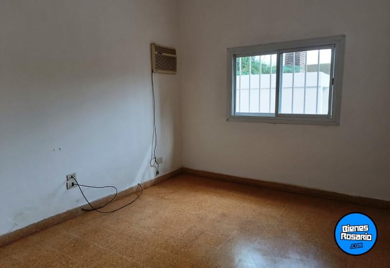 Casas - Uranga -  Alquiler