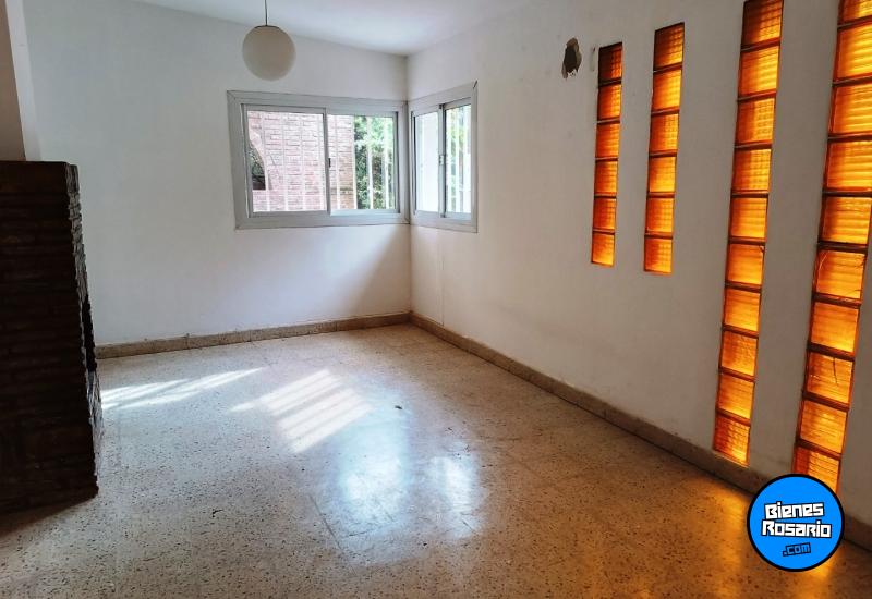Casas - Uranga -  Alquiler