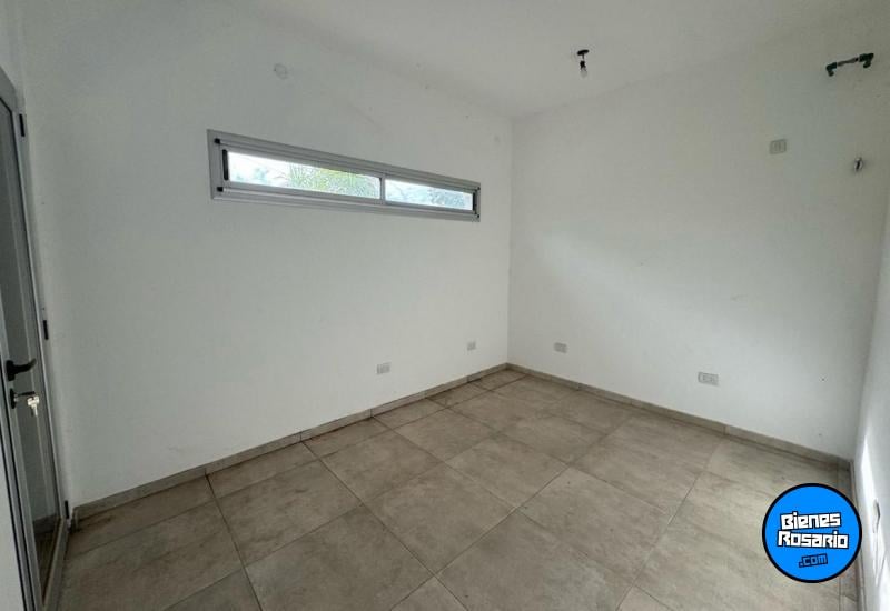 Galpones / Depósitos - Roldan - Venta