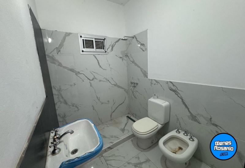 Galpones / Depósitos - Roldan - Venta