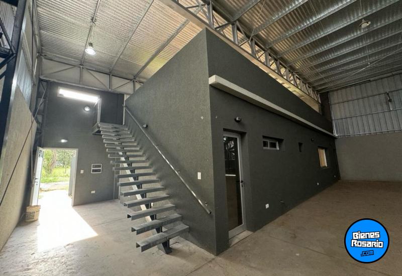 Galpones / Depósitos - Roldan - Venta