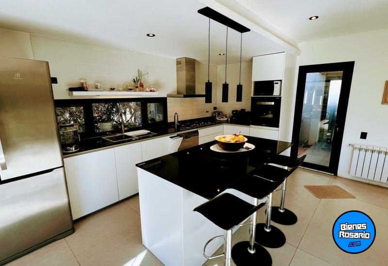 Casas - Funes - Venta