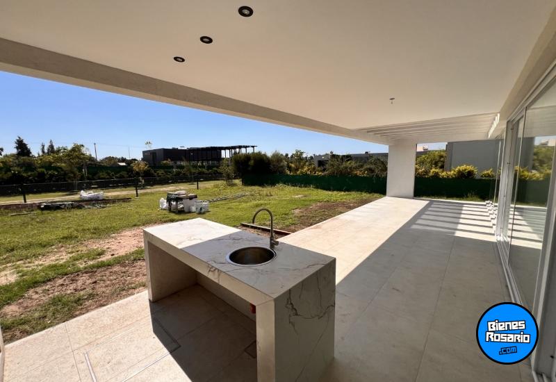 Casas - Funes - Venta