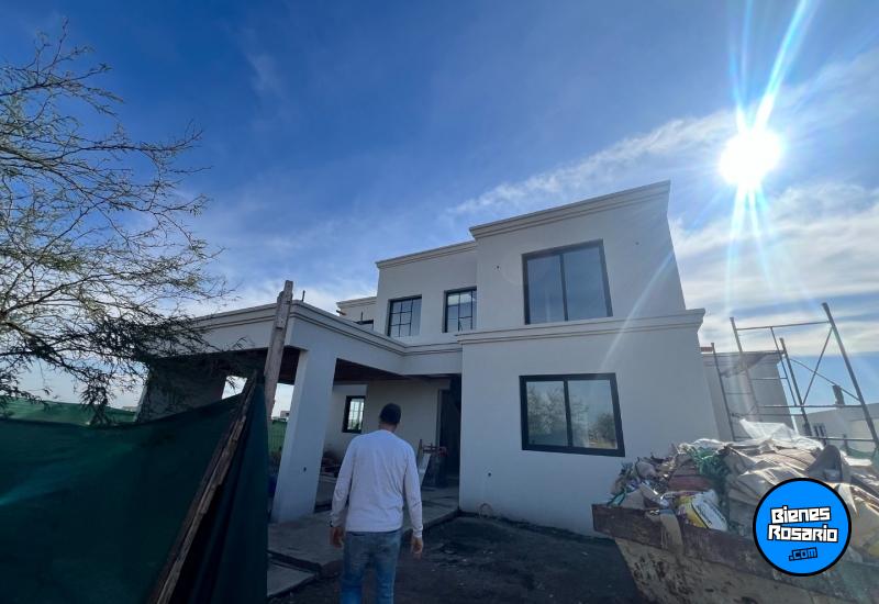 Casas - Funes - Venta