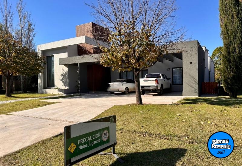 Casas - Funes - Venta