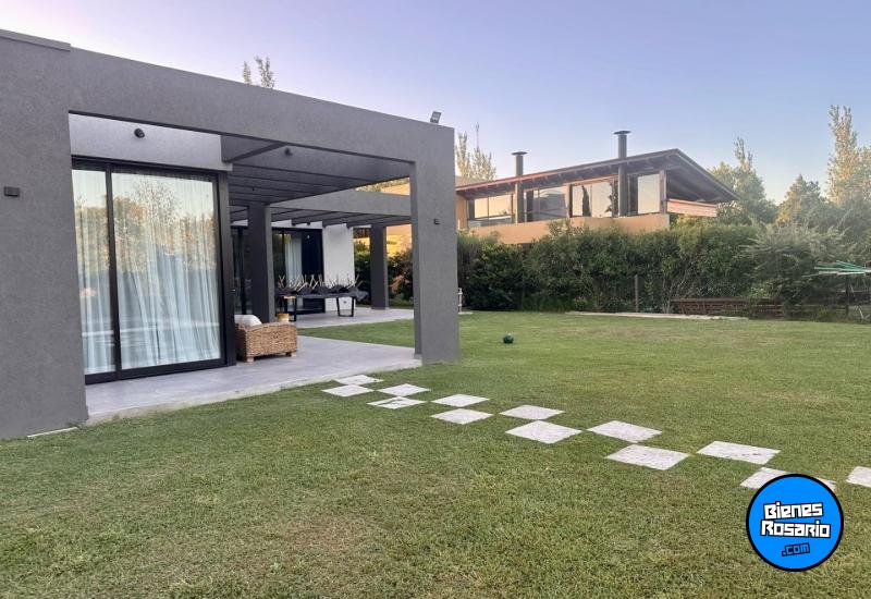 Casas - Funes - Venta