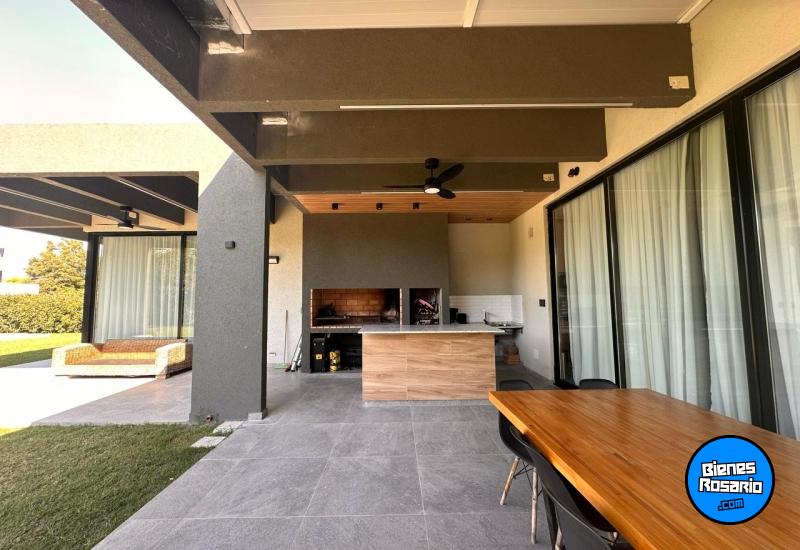 Casas - Funes - Venta