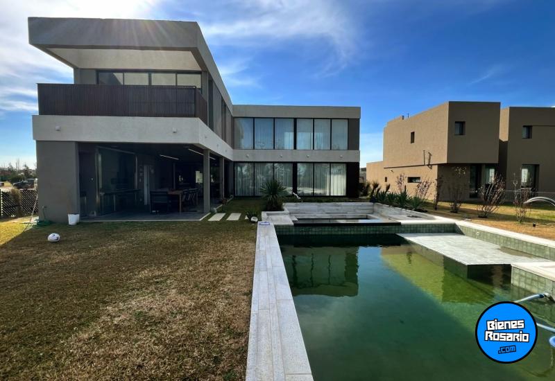 Casas - Funes - Venta