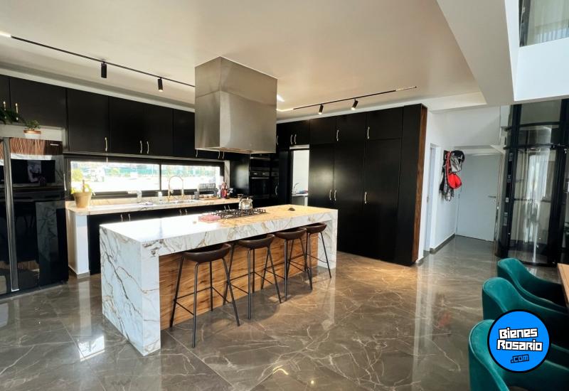 Casas - Funes - Venta