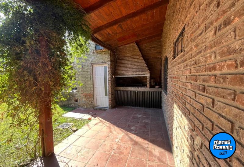 Casas - Funes -  Alquiler