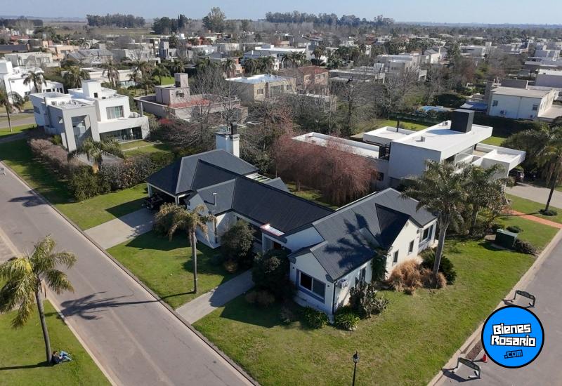 Casas - Funes - Venta