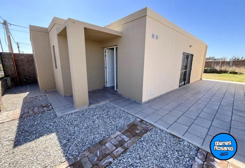 Casas - Alvear -  Alquiler