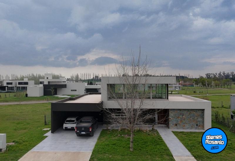 Casas - Funes - Venta