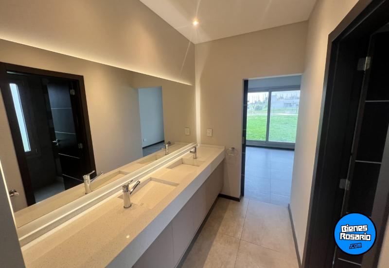 Casas - Funes - Venta