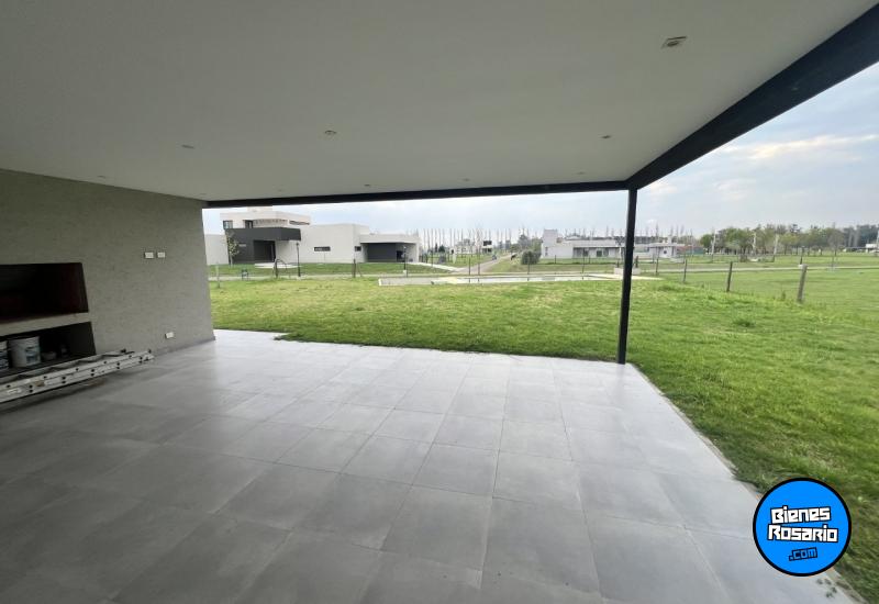 Casas - Funes - Venta