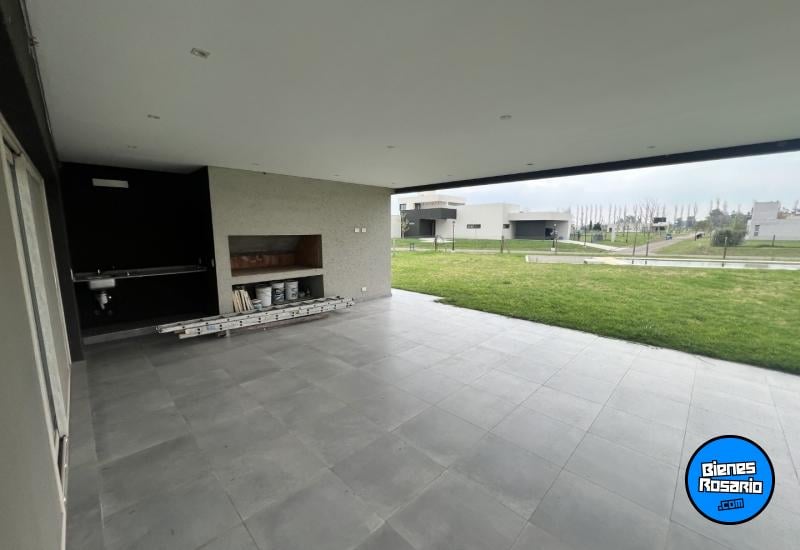 Casas - Funes - Venta