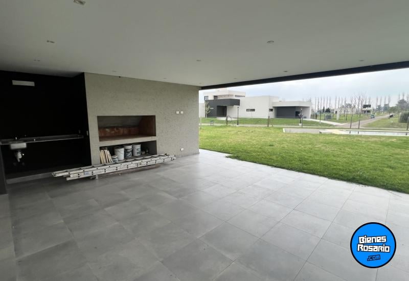 Casas - Funes - Venta