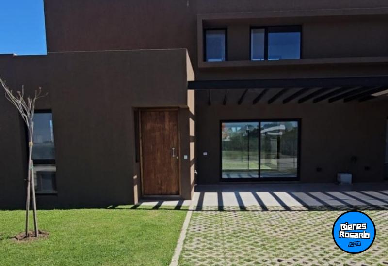 Casas - Funes - Venta