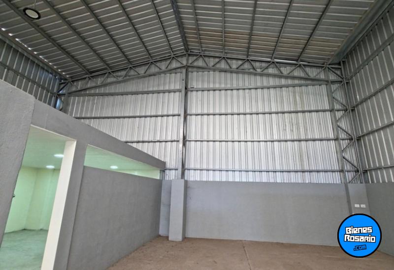 Galpones / Dep贸sitos - Roldan -  Alquiler